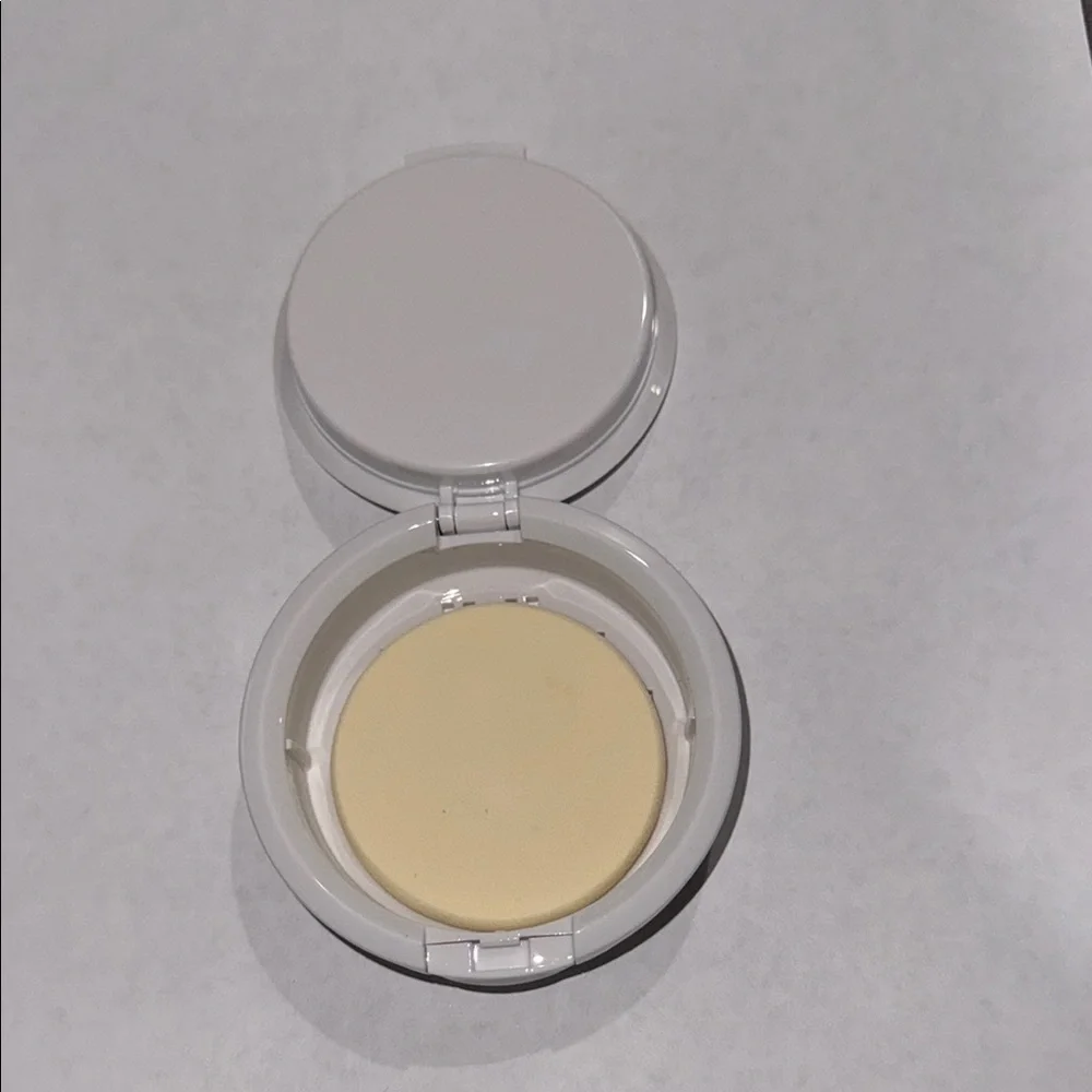 TIGI Crème Foundation in Fair Shade